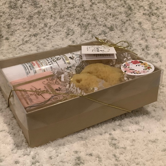 Grecian Soap Co. Scented Black Raspberry Vanilla Bath & Body Gift Set NWT. - Picture 9 of 16